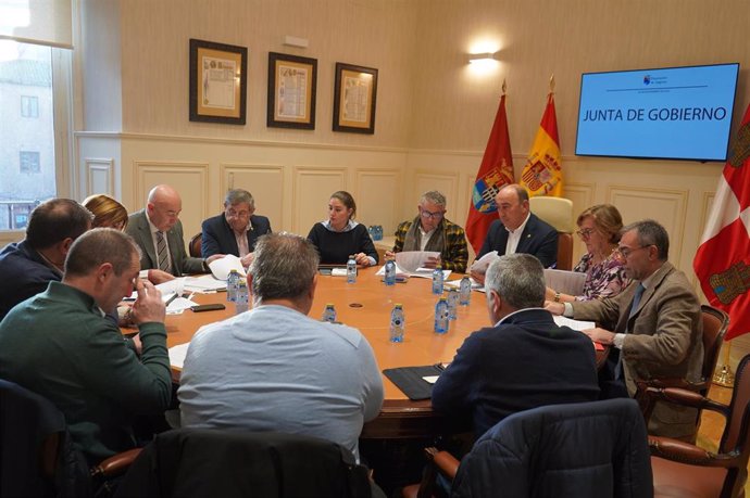 Diputación de Segovia aprueba la adenda al convenio con la Junta para destinar 2,2 millones a los pueblos 
