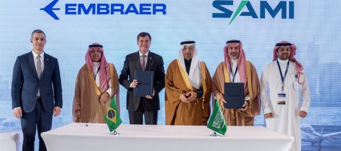 La brasileña Embraer firma tres acuerdos de cooperación e inversión con el Gobierno de Arabia Saudita