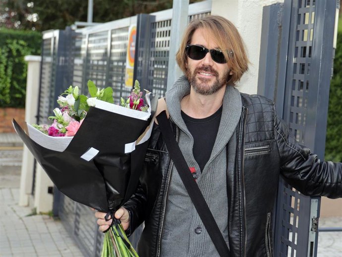 Manuel Martínez Velasco, hijo de Concha Velasco, llega a la residencia, a 29 de noviembre de 2023, en Madrid (España).