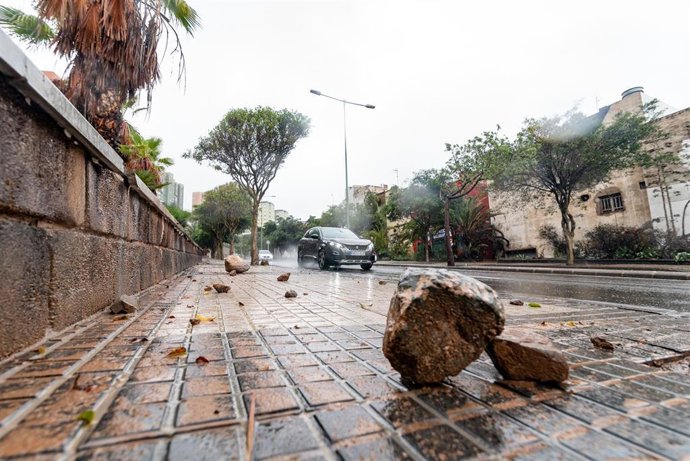 Archivo - Desprendimientos de algunas rocas por la lluvia en Las Palmas de Gran Canaria