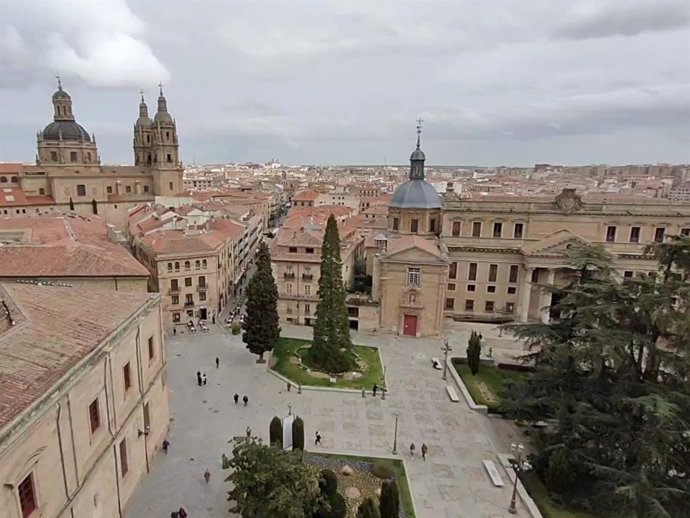 Archivo - Vistas desde una de las terrazas de 'Ieronimus' en la Catedral de Salamanca.