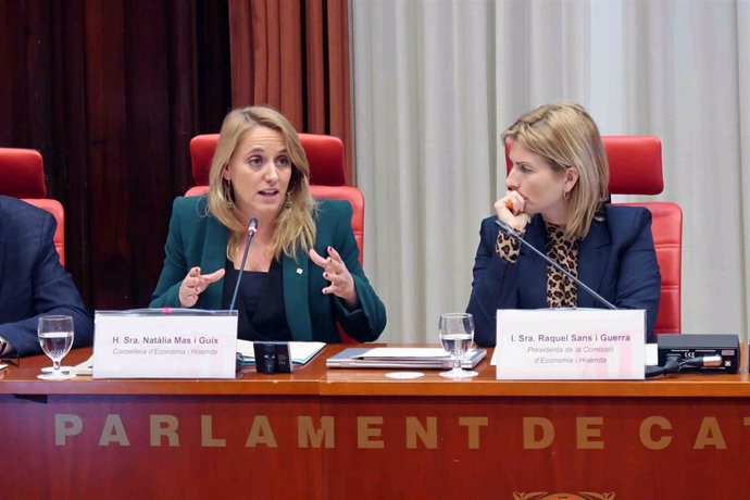 La consejera de Economía de la Generalitat, Natàlia Mas, en su comparecencia en el Parlament