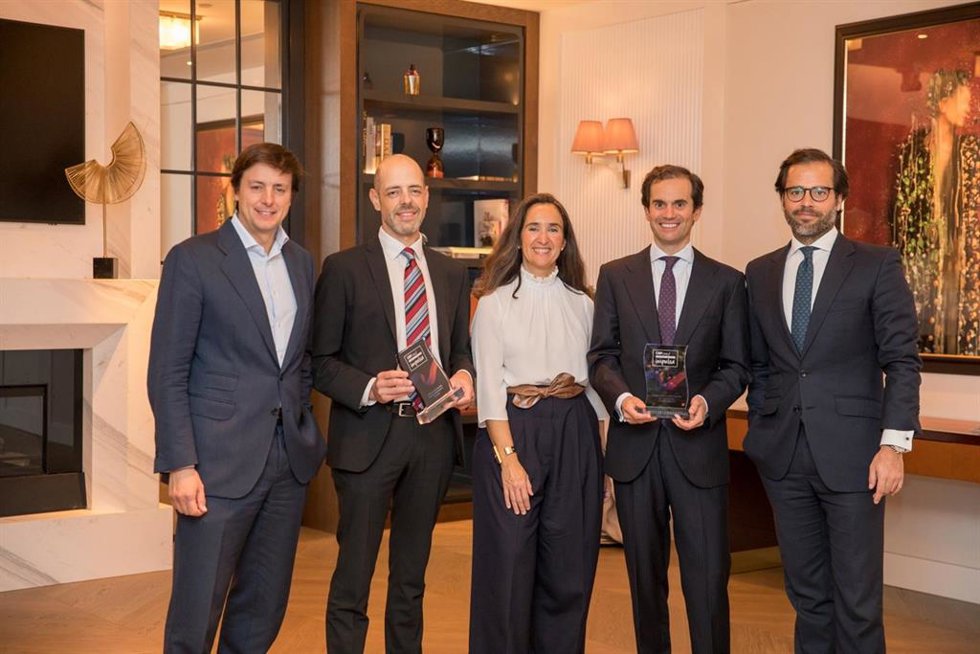 Antonio Vázquez, socio director de Allen & Overy; José Luis Muñoz, director de M&A de Repsol; Noelle Cajigas, socia responsable de deal advisory de KPMG en España y EMA; y Pablo Utrera y Ramón Arocena, directores de Advent International.