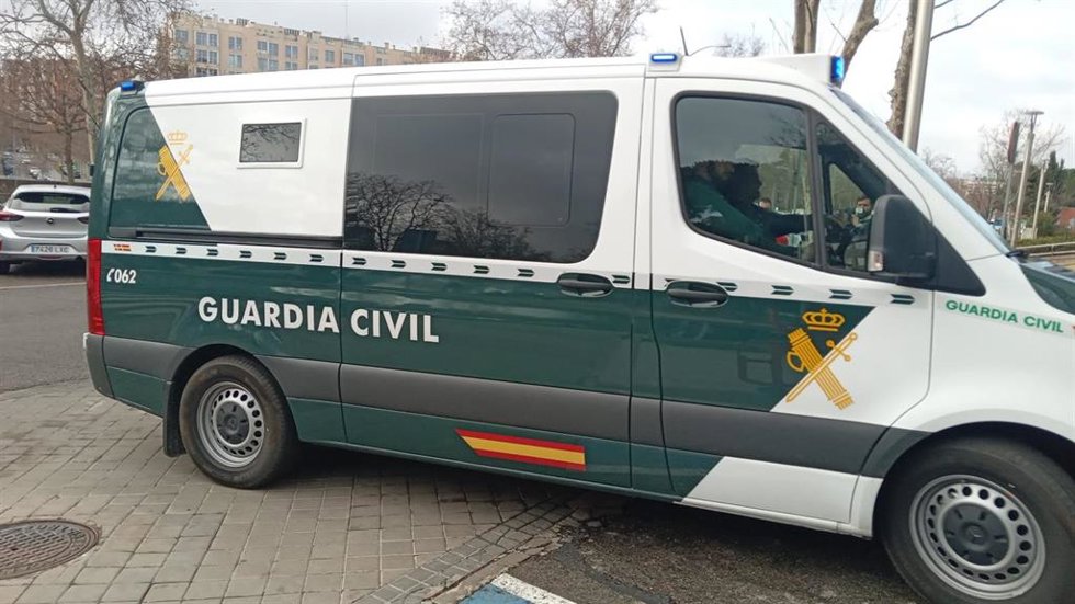Archivo - Foto de archivo de un furgón de la Guardia Civil.