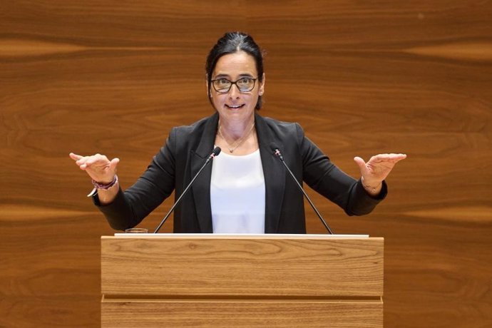 Archivo - Leticia San Martín, parlamentaria de UPN, en una intervención en el Legislativo foral.