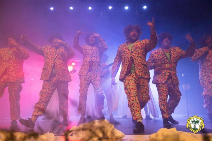 Archivo - Actuación de unos de los grupos del Carnaval de Mairena.