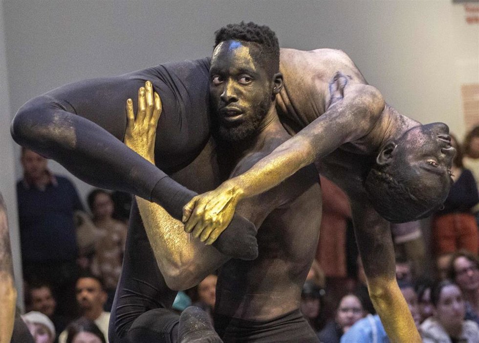 Archivo - Museo Pompidou Málaga fusiona la danza contemporánea con la obra de Picasso en la pieza 'Pica, el minotauro y sus musas'.