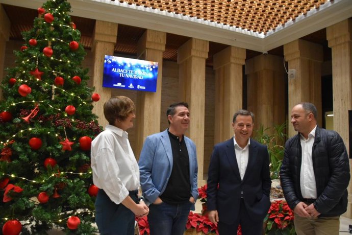 Ndp, Audio (De Cabañero) Y Fotos. Ladiputaciónrenueva Sucompromiso Con Lailuminaciónnavideñadel Centro Urbano Dealbacete