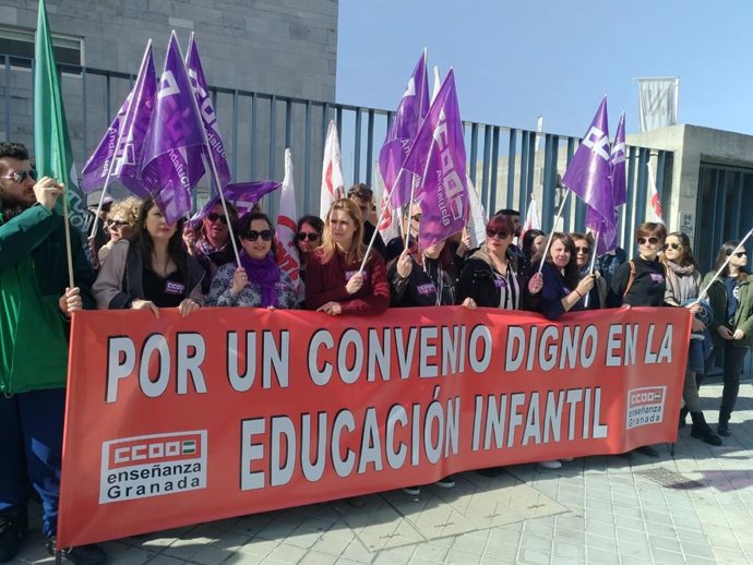 Archivo - Andalucía se suma a las movilizaciones de CCOO en el Primer Ciclo de Educación Infantil contra la "precariedad laboral"