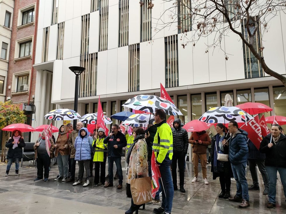UGT y CCOO se manifiestan hasta Inspección de Trabajo ante las "altas cifras" de siniestralidad laboral grave y mortal