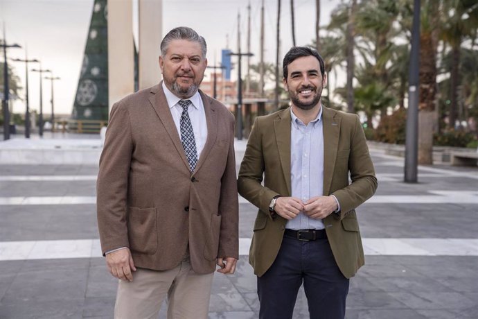 El concejal de Cultura del Ayuntamiento de Almería, Diego Cruz, junto al diputado provincial de Promoción Agroalimentaria, Carlos Sánchez.