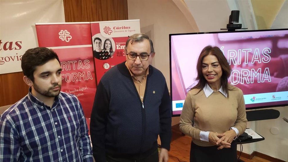 Mario Cardeñosa (i), Ángel Anaya y Esperanza Álvarez.