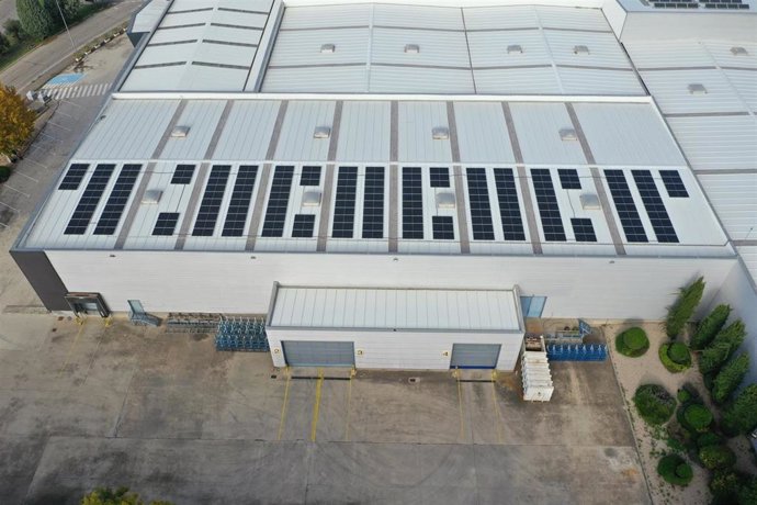 Caja Rural de Aragón y Solar360 se alían para ofertar autoconsumo fotovoltaico a los clientes de la entidad.