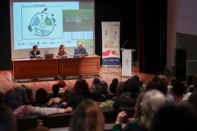 'UMA En La Provincia' Vuelve A Archidona Para Analizar La Relación Entre Cáncer Y Contaminación.