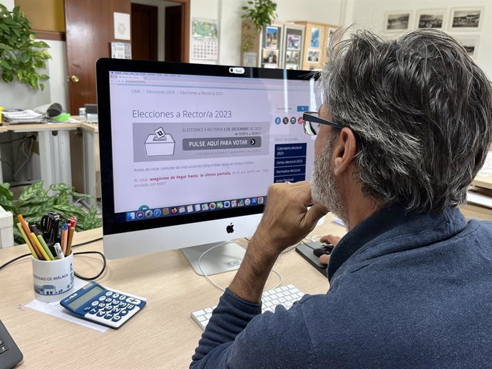 Votación en elecciones al Rectorado de la Universidad de Málaga.