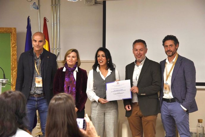 La presidenta del Ifapa, Marta Bosquet, y el investigador del centro Ifapa El Toruño, Manuel Manchado, han recogido en la sede de la Fundación Biodiversidad el XXII Premio Jacumar de investigación en acuicultura.