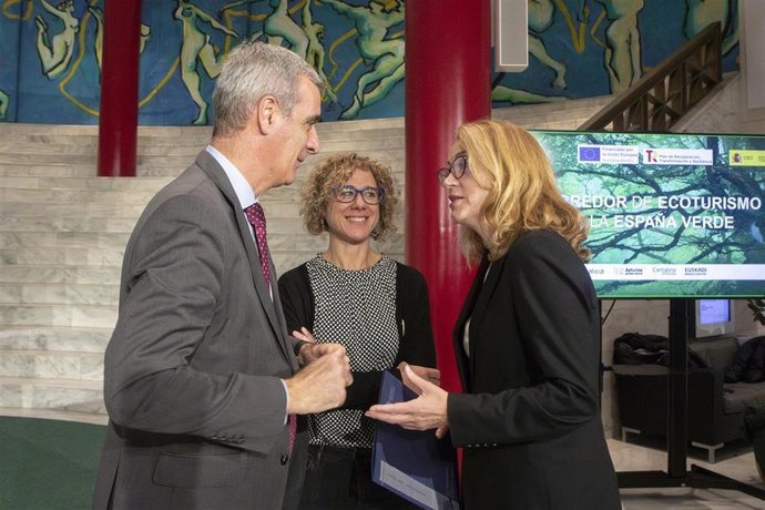 La Consejera De Cultura, Turismo Y Deporte, Eva Guillermina Fernández, Presenta El Proyecto Corredor De Ecoturismo De La España Verde.