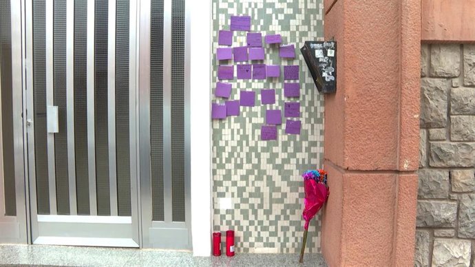 El portal de la vivienda de la víctima de Sagunt