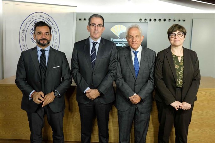 Coloquio 'Economía andaluza: situación actual y perspectivas de futuro' de Fundación Unicaja y la Academia de Ciencias Sociales y del Medio Ambiente de Andalucía