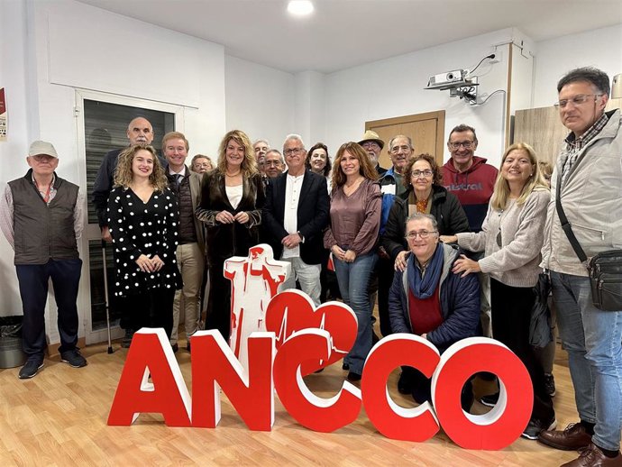 Visita de la alcaldesa de Huelva, Pilar Miranda, a la sede de la Asociación Cardiaca Nuevo Camino para el Corazón Onubense.