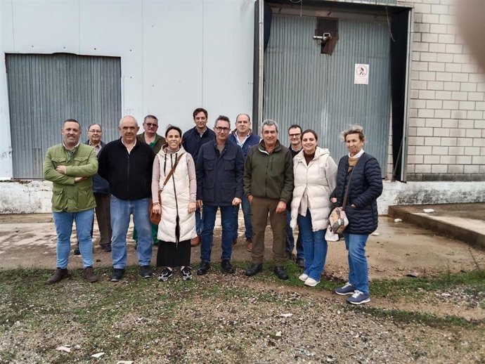 Visita a las instalaciones del matadero del Andévalo.