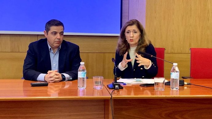 La delegada de Salud y Consumo de la Junta en Córdoba, María Jesús Botella, en la jornada 'Salud de la Infancia y la Adolescencia en Andalucía: retos y perspectivas'.