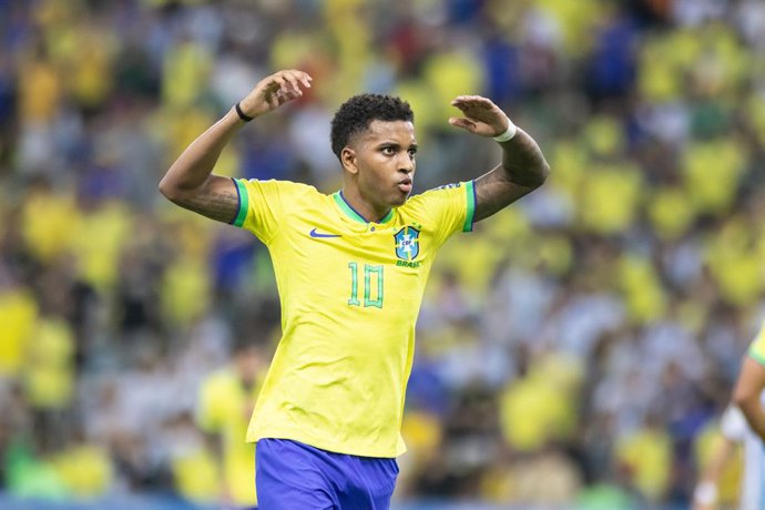21 November 2023, Brazil, Rio De Janeiro: Brazil's Rodrygo reacts during the FIFA World Cup 26 Qualifiers soccer match between Brazil and Argentina at the Maracana Stadium. Photo: Wanderson Oliveira/PX Imagens via ZUMA Press Wire/dpa