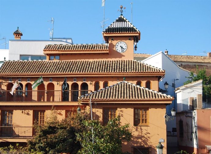 Archivo - Ayuntamiento de Huétor Vega, en imagen de archivo