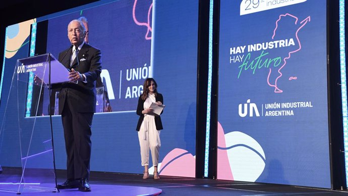 El presidente de la Unión Industrial Argentina (UIA), Daniel Funes de Rioja, disertó en la conferencia.