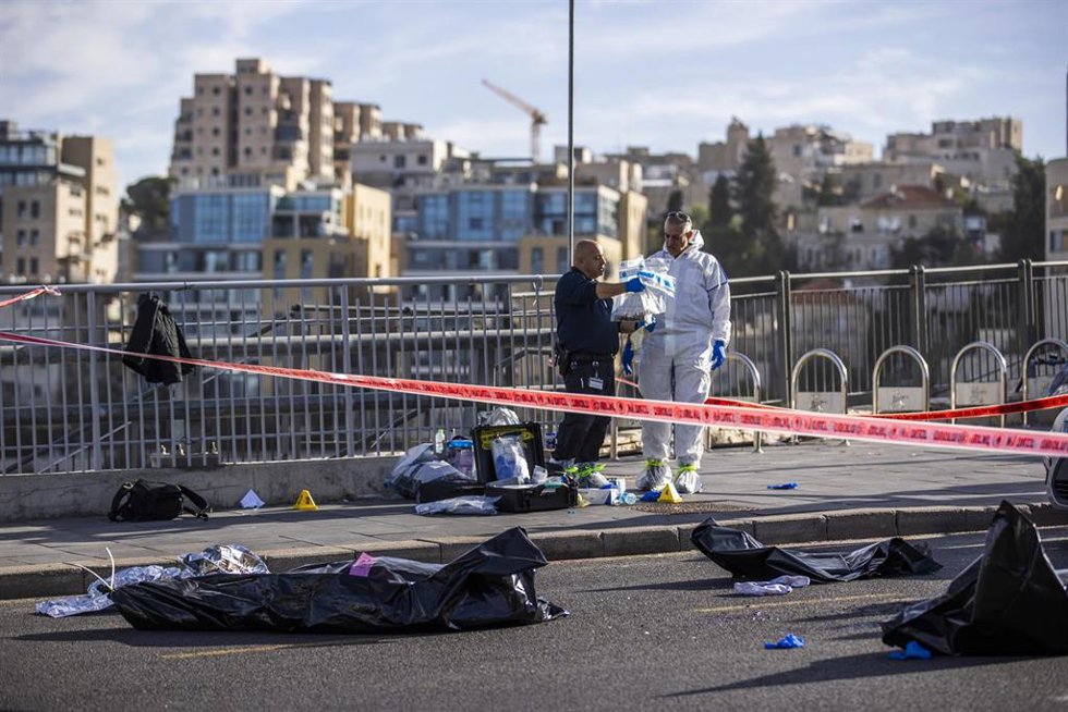 La Policía de Israel en el lugar de un ataque a tiros en Jerusalén