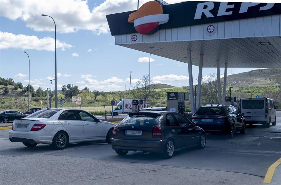 Archivo - Gasolinera Repsol