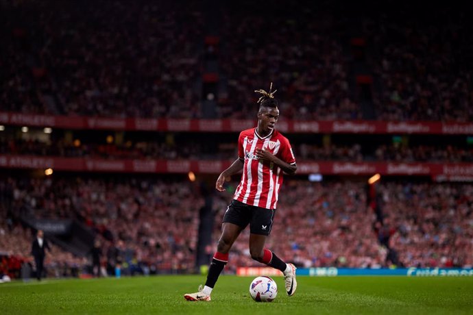 Archivo - Nico Williams of Athletic Club in action during the LaLiga EA Sports match between Athletic Club and Valencia CF at San Mames on October 29, 2023, in Bilbao, Spain.