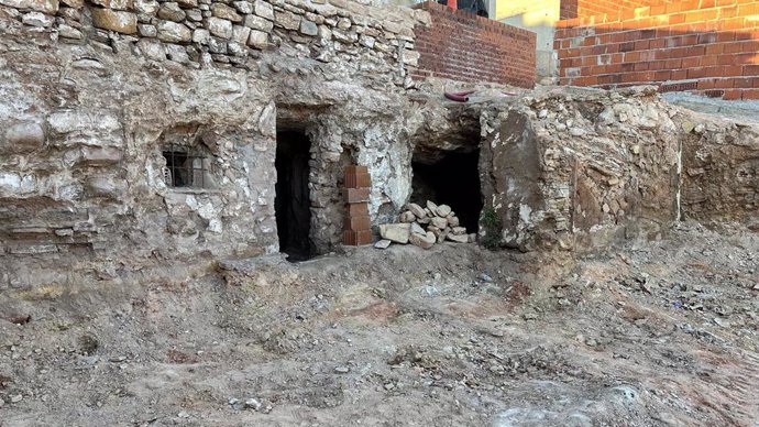 Ndp Las Obras De Accesibilidad De La Sierra Dejan Al Descubierto Una Típica Casa Cueva Del Albaicín De Campo De Criptana