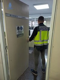 Detenido un hombre en Palma por estafar 13.000 euros al hacerse pasar por inversor en oro