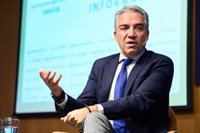 Bendodo defiende que hay que poner "freno" a la "colonización permanente de las instituciones" por parte de Sánchez