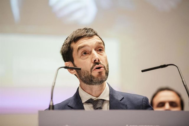 El ministro de Derechos Sociales, Consumo y Agenda 2023, Pablo Bustunduy, interviene tras la entrega de la cartera en la sede del Ministerio de Derechos Sociales, Ministerio de Derechos Sociales, a 21 de noviembre de 2023, en Madrid (España). 