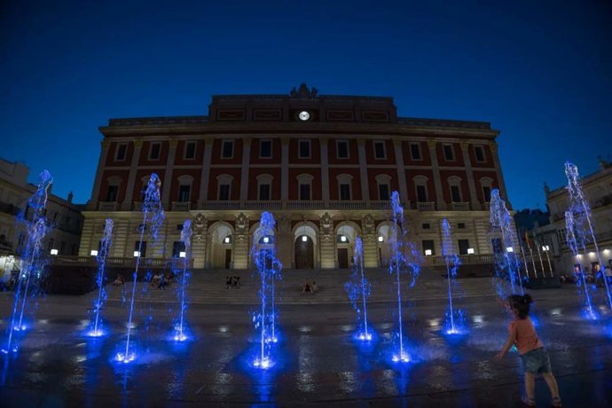Vista nocturna del Ayuntamiento de San Fernando (Cádiz)