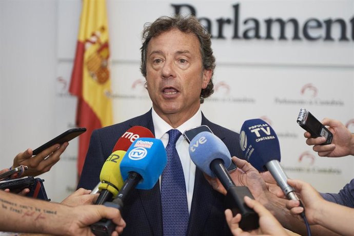 Archivo - El consejero de Desarrollo Rural, Ganadería, Pesca y Alimentación del Gobierno de Cantabria, Pablo Palencia.