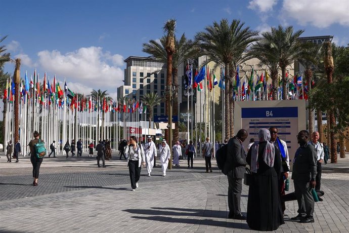 30 November 2023, United Arab Emirates, Dubai: People arrive in Expo City to attend COP 28. The UN Climate Change Conference, known as COP28.