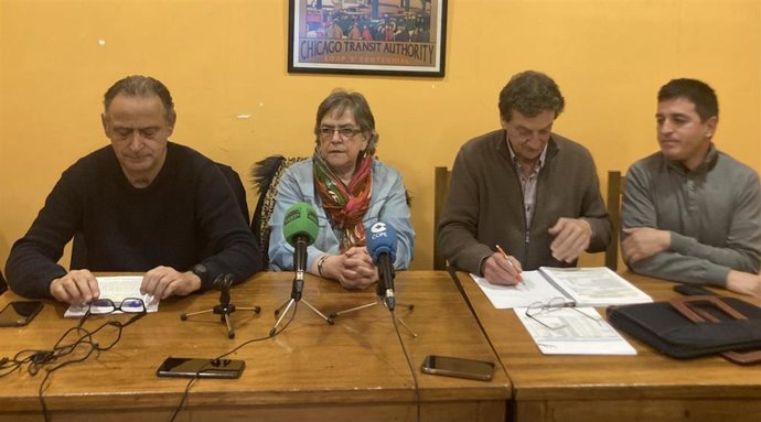 Rueda de prensa de integrantes de la Plataforma por el Soterramiento.