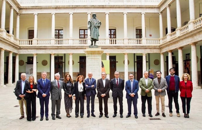Representants dels vuit CES que conformen la Xarxa de Consells Econòmics i Socials de l'Arc Mediterrani