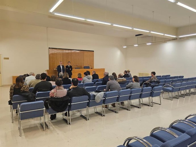 Reunión Ayuntamiento con propietarios de bloques de la calle Lardero