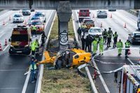 Testigos del accidente aéreo relatan que el piloto del helicóptero maniobró para no caer en la vía y evitar una tragedia