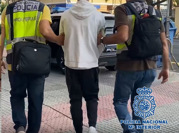 Fotos Nota De Prensa: Desarticulado En Cádiz Un Grupo Criminal Especializado En Estafar Con Datos Bancarios Para Comprar Artículos De Electrónica De Alta Gama