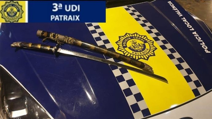 Catana intervenida con la que el agresor agredió a su pareja en Valncia