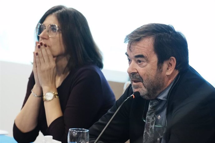 La presidenta de la Asociación Profesional de la Magistratura, María Jesús del Barco, y el presidente interino del Consejo General del Poder Judicial (CGPJ), Vicente Guilarte, a 1 de diciembre de 2023, en Bilbao