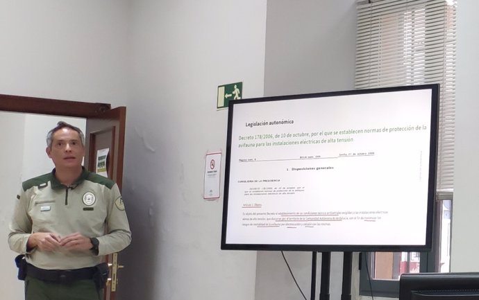 Un momento de la jornada ''Infraestructuras eléctricas y conservación de la fauna silvestre: impactos, prevención y medidas correctoras' que se enmarca en la Cátedra UNIA-UICN de Conservación de la Naturaleza.