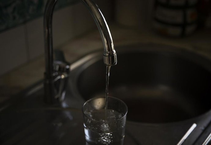 Archivo - Imágenes de recurso de un grifo de agua de uso doméstico.