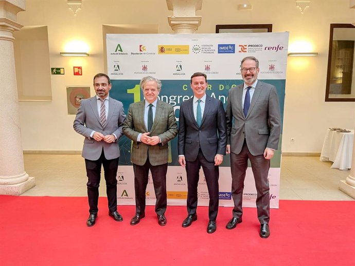 El presidente de la Diputación Provincial de Almería participa en el I Congreso Andaluz de Comercio.