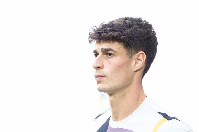 Archivo - Kepa Arrizabalaga of Real Madrid warms up during the spanish league, La Liga EA Sports, football match played between Real Madrid and CA Osasuna at Santiago Bernabeu stadium on October 7, 2023, in Madrid, Spain.
